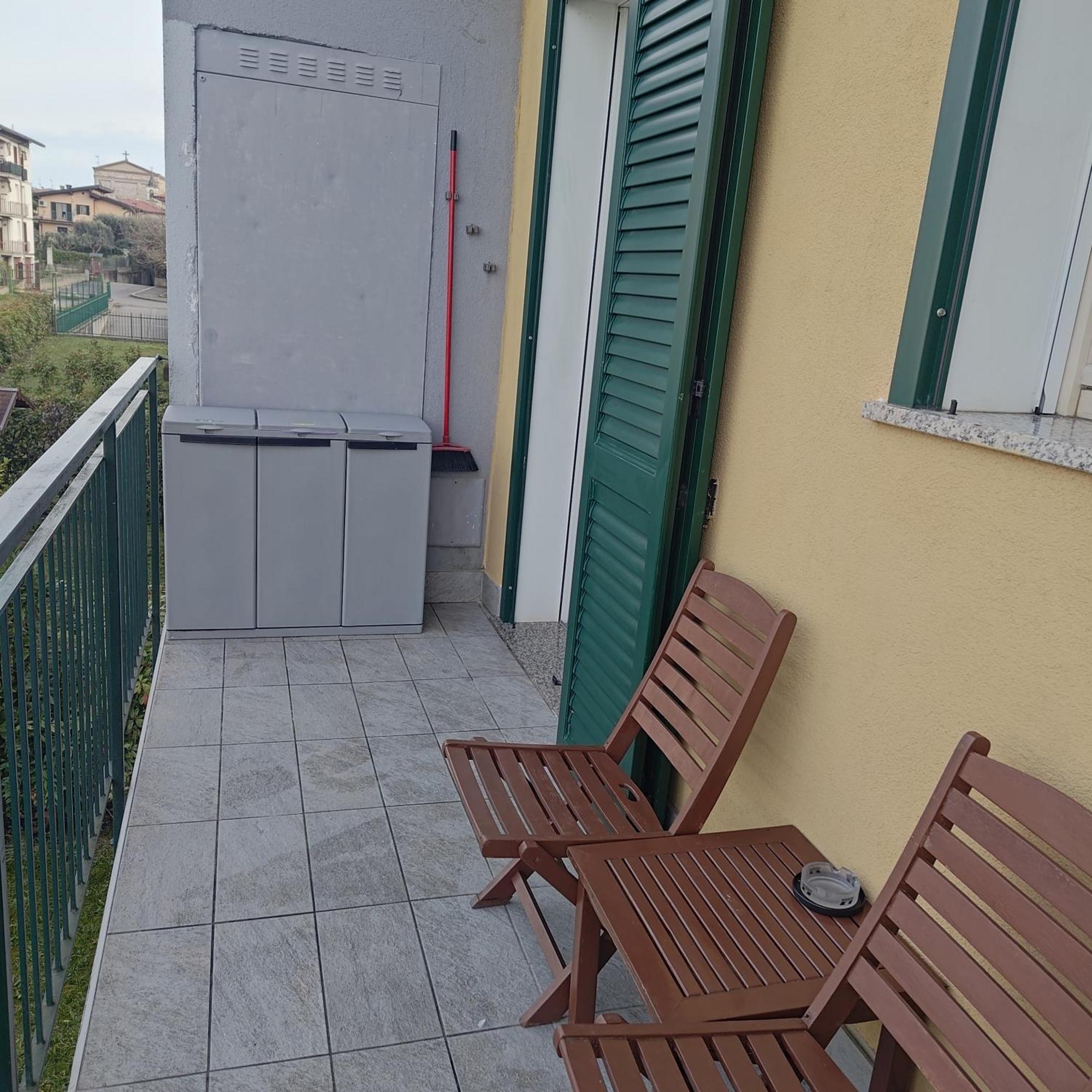 Peschiera Appartamenti Vacanze Пескьера-дель-Гарда Экстерьер фото