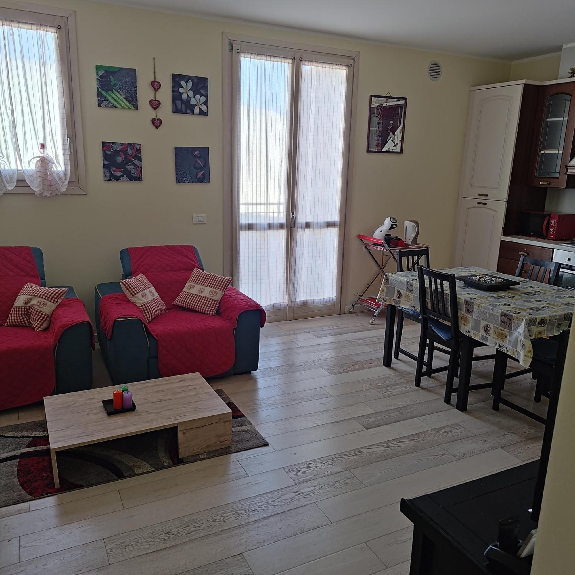 Peschiera Appartamenti Vacanze Пескьера-дель-Гарда Экстерьер фото
