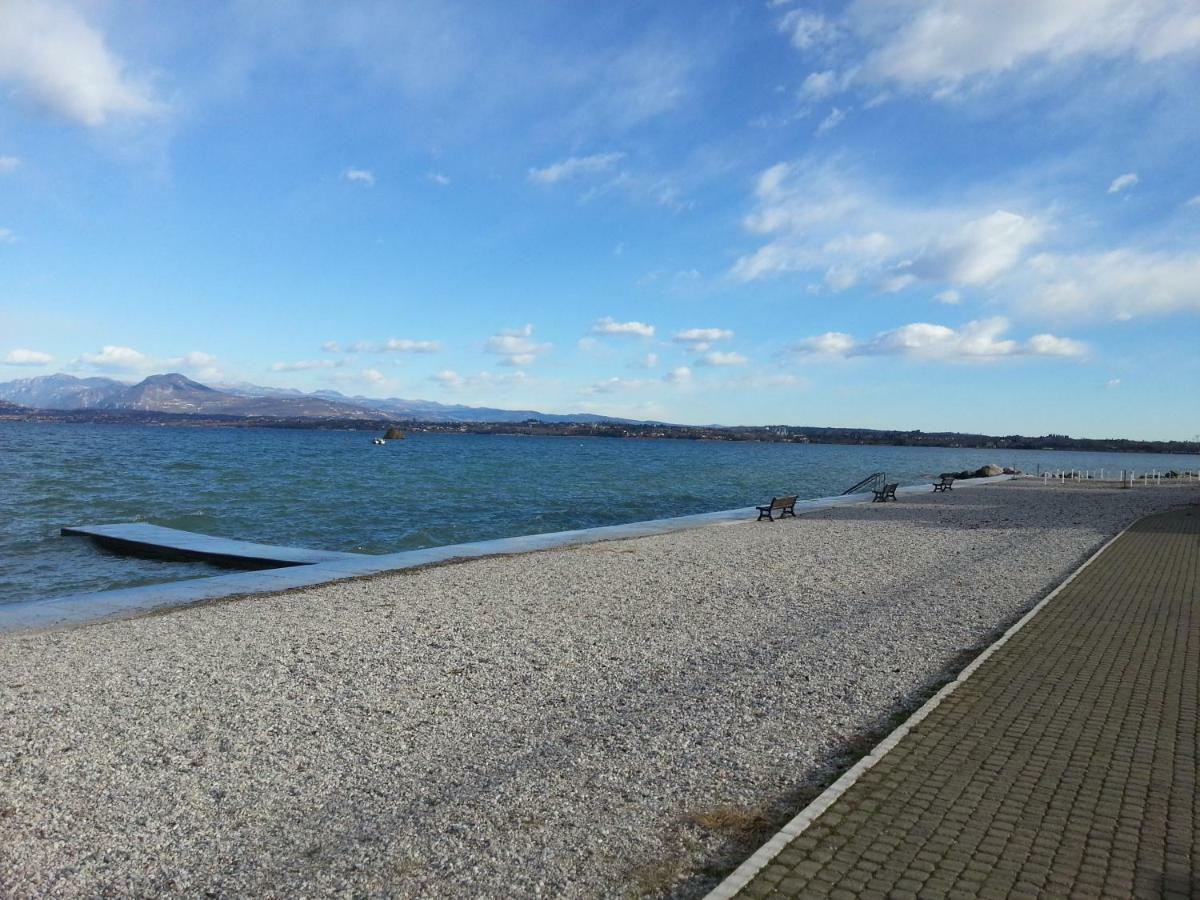Peschiera Appartamenti Vacanze Пескьера-дель-Гарда Экстерьер фото