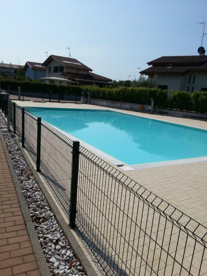 Peschiera Appartamenti Vacanze Пескьера-дель-Гарда Экстерьер фото