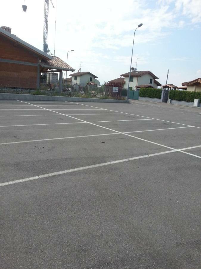 Peschiera Appartamenti Vacanze Пескьера-дель-Гарда Экстерьер фото