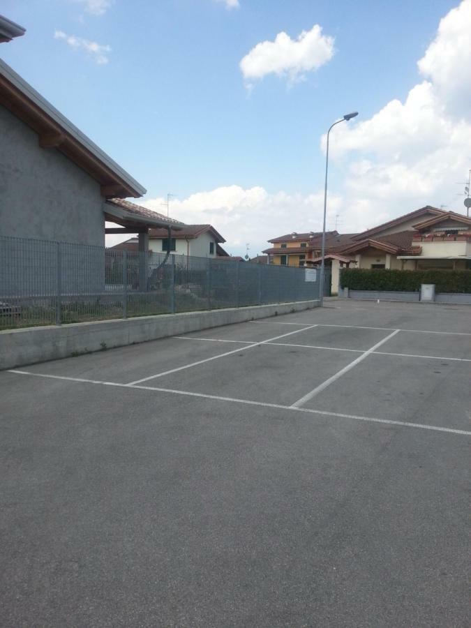 Peschiera Appartamenti Vacanze Пескьера-дель-Гарда Экстерьер фото